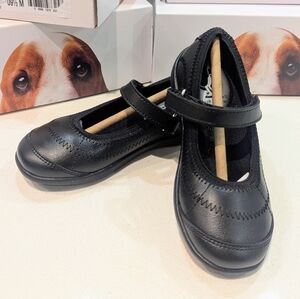 (NEW): Hush Puppies Mary Jane Leather Shoes (TODDLER size 9 / 9.5)